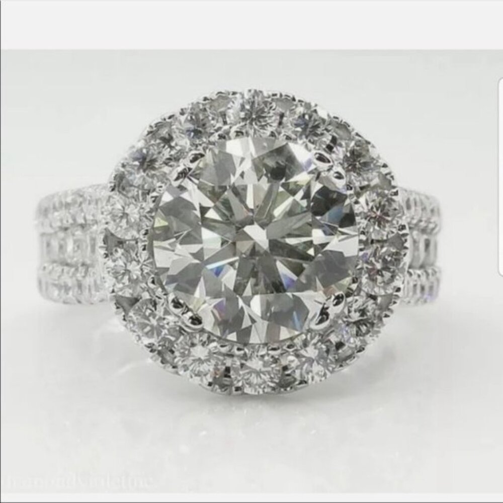 NEW 18K WHITE GOLD ROUND DIAMOND HALO RING💍